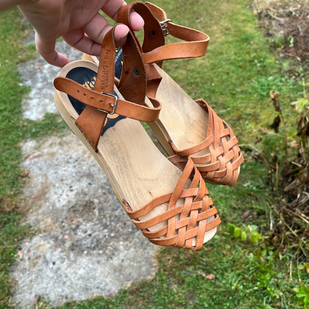 Swedish Hasbeens camel size 39